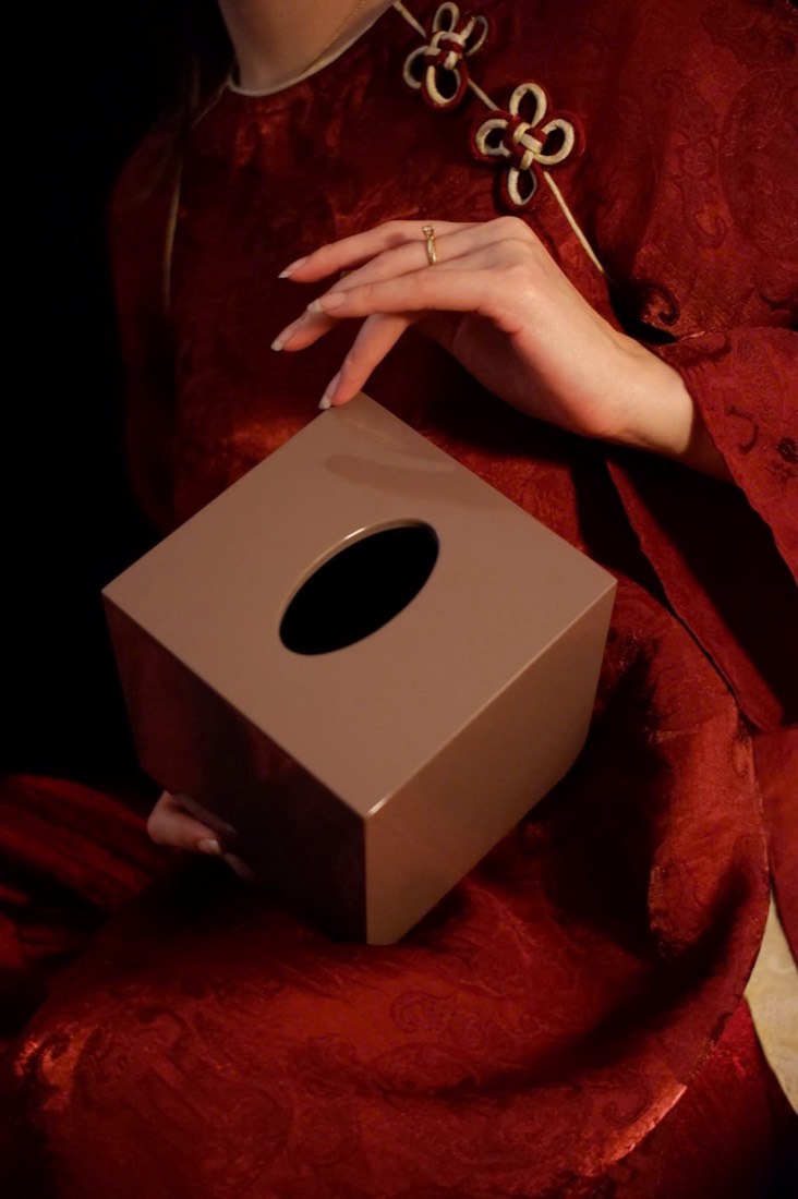 Lacquer Tissue Box